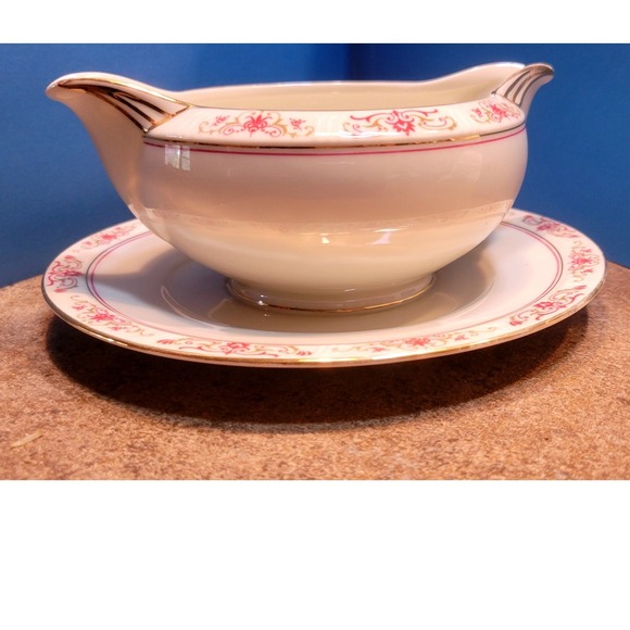 Coronado H&C Other - Coronado H&C Bohemia Gravy Boat Attached Underplate Pink Gold Czechoslovakia